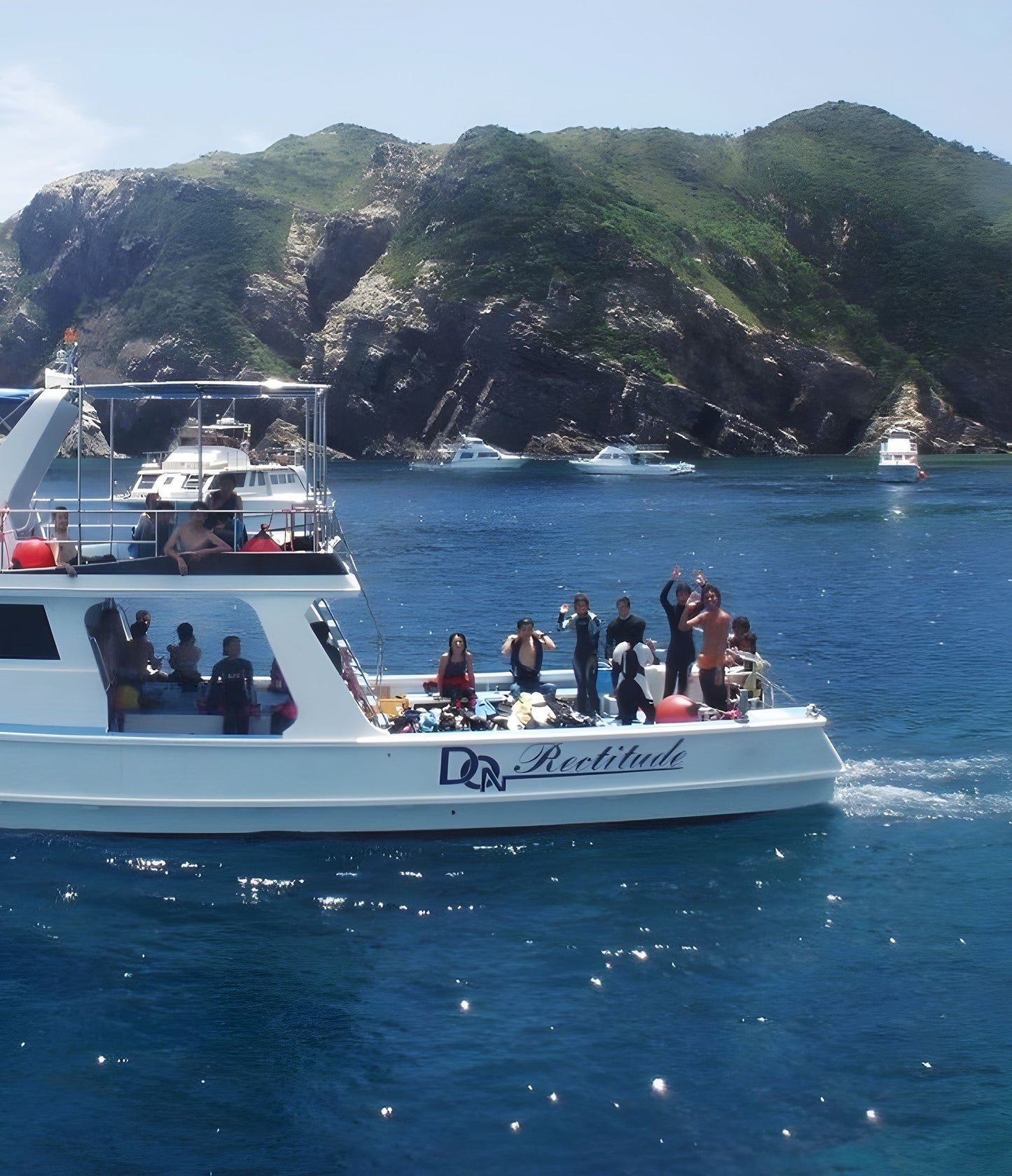 Okinawa Private Charter: Comfortable Leisure Yacht